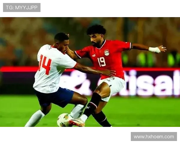 足球巨星表现稳健，奇迹时刻引发外界热议与关注