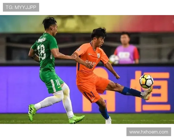 刘洋私底下穿拖鞋逛街，赛场上却像换了个人一样狂飙助攻？